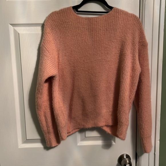 Cropped Sweater - Picture 4 of 4